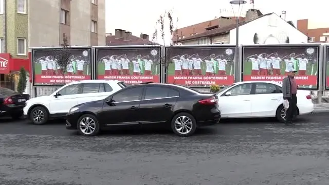 Milli futbolcuların gol sevinci billboardlarda Milli futbolcuların gol sevinci billboardlarda