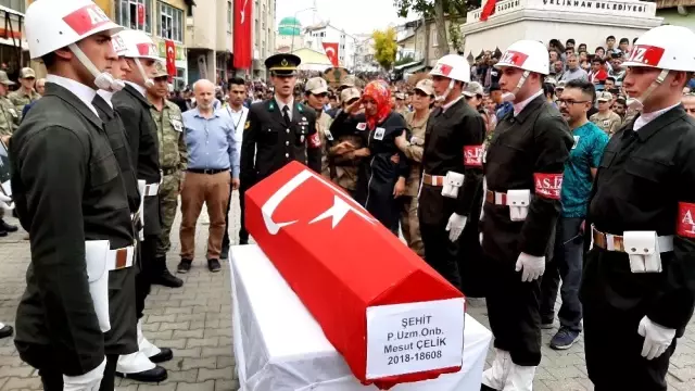 Münbiç şehidi Kürtçe ağıtlarla uğurlandı