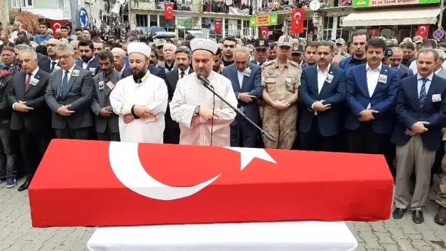 Münbiç şehidi Kürtçe ağıtlarla uğurlandı