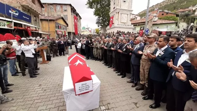 Münbiç şehidi Kürtçe ağıtlarla uğurlandı