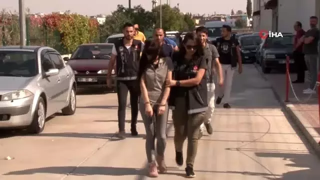 Uyuşturucu operasyonunda 'Ben içiciyim' diyen genç kız, yanındakileri ihbar etti Uyuşturucu operasyonunda 'Ben içiciyim' diyen genç kız, yanındakileri ihbar etti