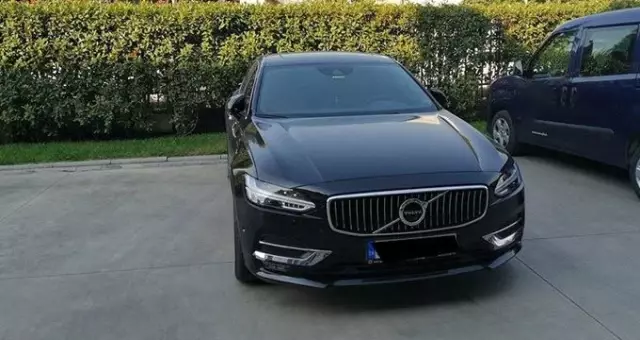 Sendika başkanının lüks aracını gören işçiler şok oldu