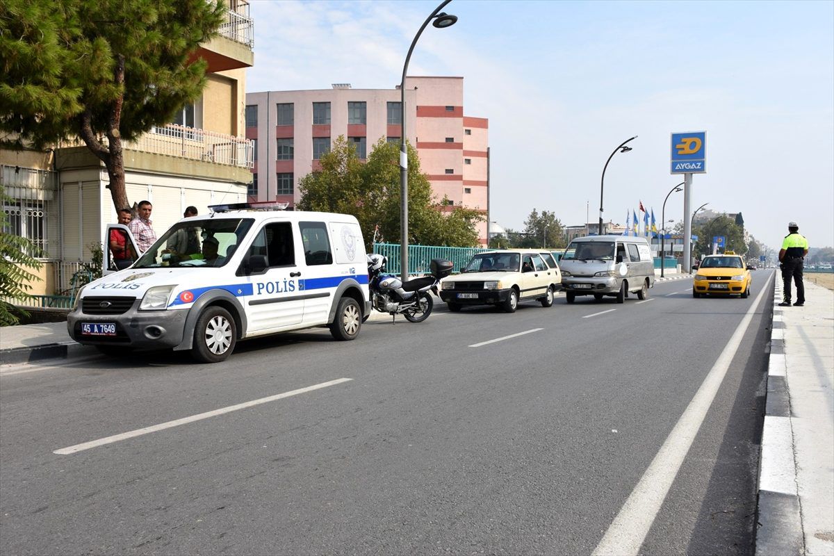 Turgutlu'da 'yaya önceliği' uygulaması