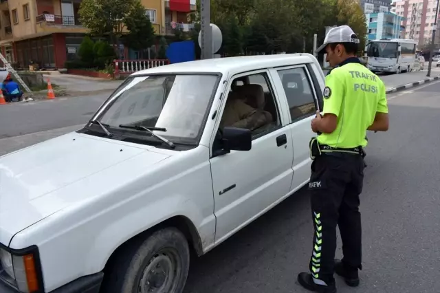 Turgutlu'da 'yaya önceliği' uygulaması Turgutlu'da 'yaya önceliği' uygulaması