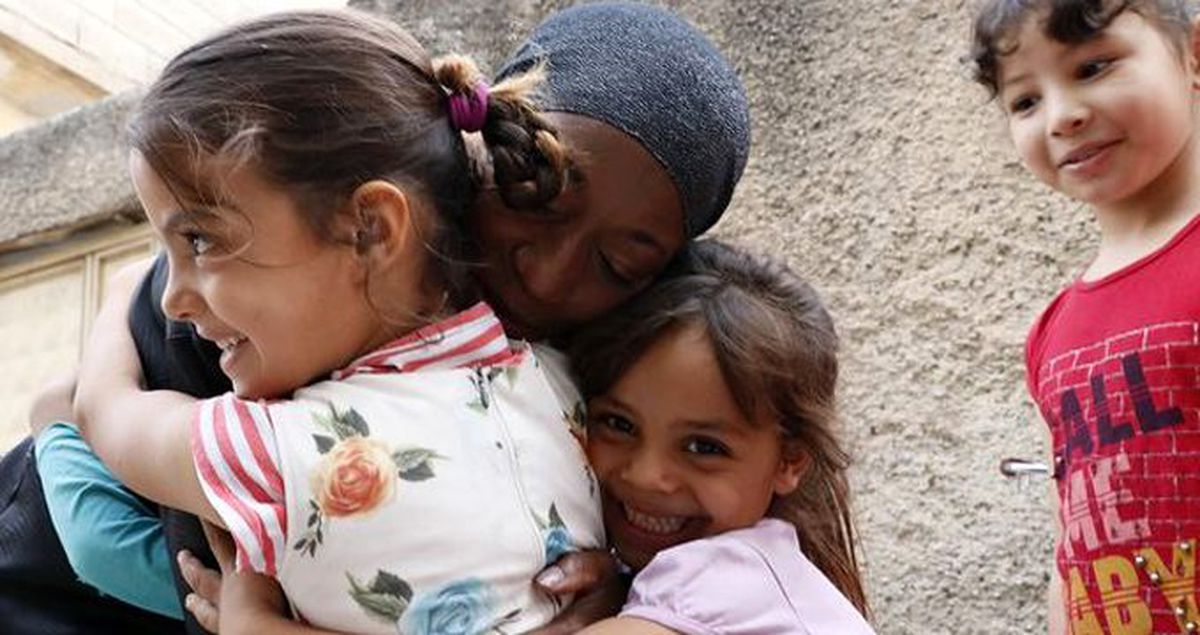 Ünlü şarkıcı Della Miles, Mehmetçik'e destek için Şanlıurfa'ya gitti