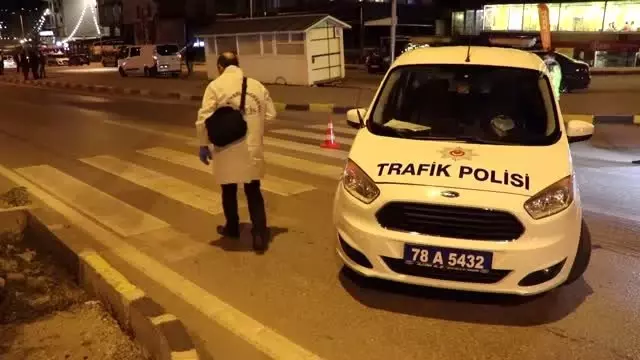 Yaya geçidinde otomobilin çarptığı kişi yaralandı Yaya geçidinde otomobilin çarptığı kişi yaralandı