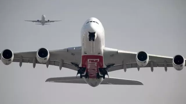 Yeterince su vermedikleri için Emirates Havayolları'nı mahkemeye veren yolcu davayı kaybetti