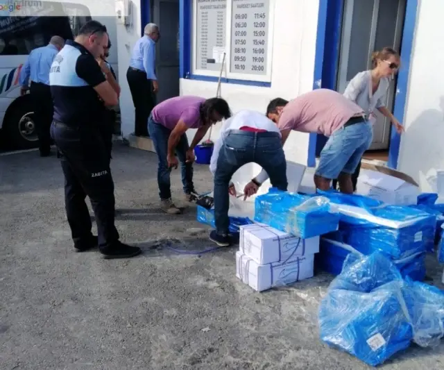 Zabıta ekiplerinden yasa dışı deniz ürünleri operasyonu Zabıta ekiplerinden yasa dışı deniz ürünleri operasyonu