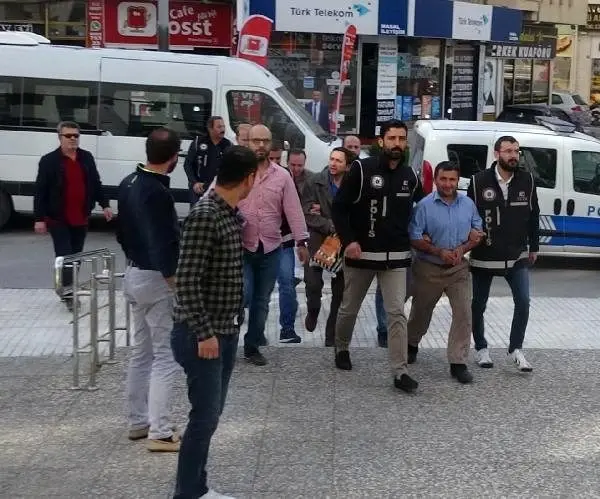 15 ton kaçak tütünle yakalanan zanlılardan ilginç savunma: Kalabalık aileyiz, kullanıyoruz
