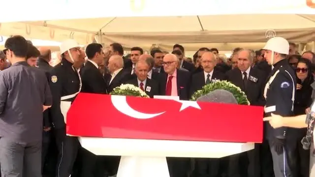 Ali Topuz ve Orhan Birgit son yolculuklarına uğurlandı Ali Topuz ve Orhan Birgit son yolculuklarına uğurlandı