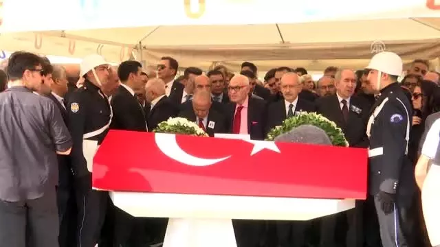 Ali Topuz ve Orhan Birgit son yolculuklarına uğurlandı Ali Topuz ve Orhan Birgit son yolculuklarına uğurlandı