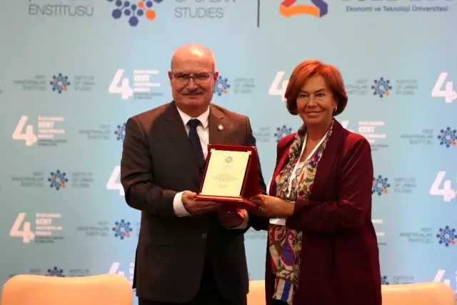 ATO Başkanı Baran: 'Ankara'nın Anadolu'nun dünyaya açılan markası olması için çalışıyoruz' ATO Başkanı Baran: 'Ankara'nın Anadolu'nun dünyaya açılan markası olması için çalışıyoruz'