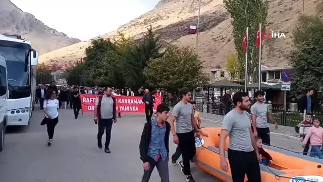 Bahçesaray'da sporculardan Mehmetçiğe asker selamı Bahçesaray'da sporculardan Mehmetçiğe asker selamı
