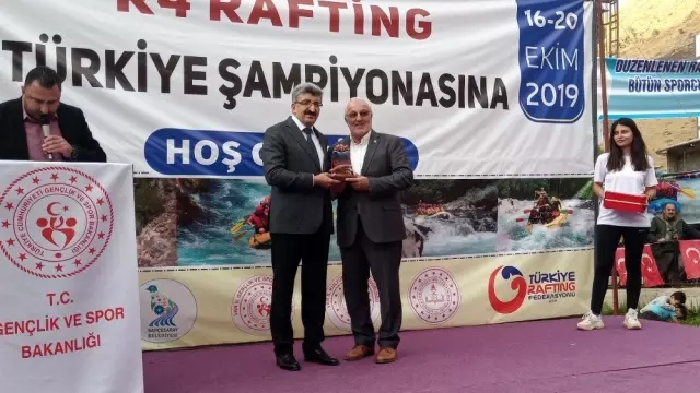Bahçesaray'da sporculardan Mehmetçiğe asker selamı Bahçesaray'da sporculardan Mehmetçiğe asker selamı