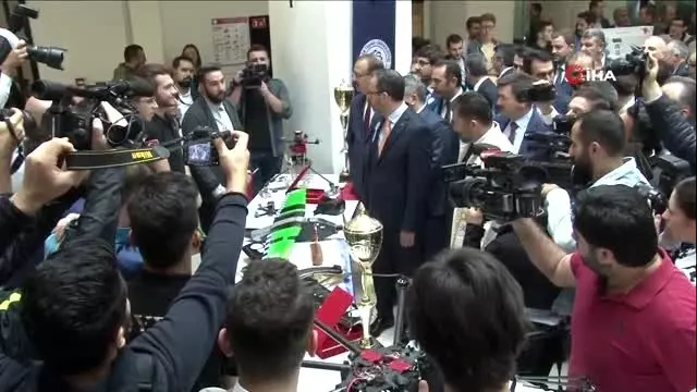 Bakan Kasapoğlu'ndan milli takım açıklaması Bakan Kasapoğlu'ndan milli takım açıklaması