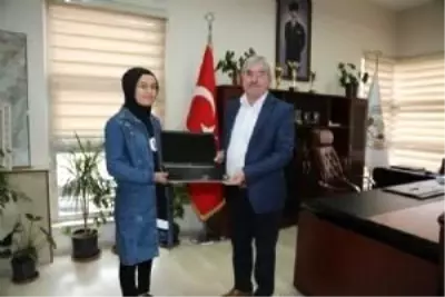 Balıkesir'de YKS'de başarı gösteren öğrenciler ödüllendirildi Balıkesir'de YKS'de başarı gösteren öğrenciler ödüllendirildi