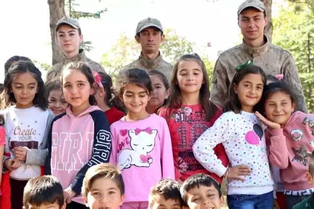 Barış Pınarı Harekatına katılan Mehmetçiğe cevizli destek Barış Pınarı Harekatına katılan Mehmetçiğe cevizli destek