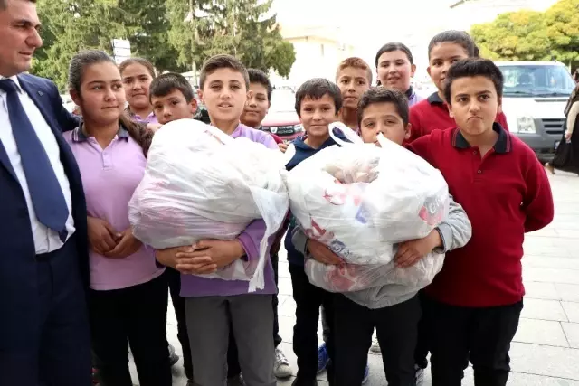 Barış Pınarı Harekatına katılan Mehmetçiğe cevizli destek Barış Pınarı Harekatına katılan Mehmetçiğe cevizli destek