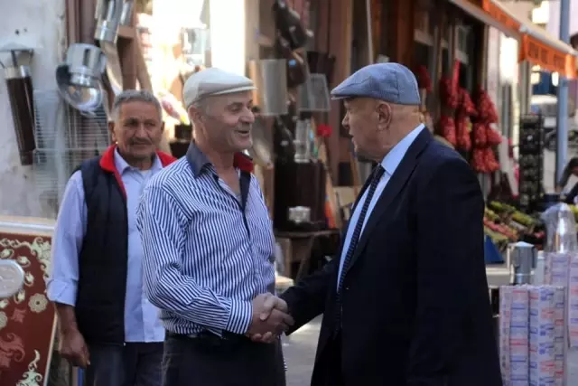 Başkan Pekmezci'den esnaf ziyareti Başkan Pekmezci'den esnaf ziyareti