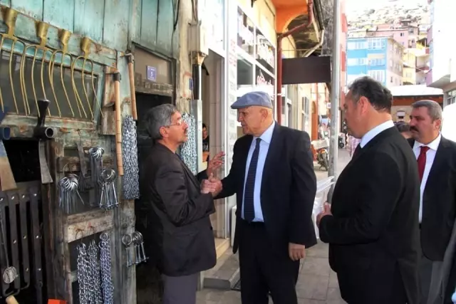 Başkan Pekmezci'den esnaf ziyareti Başkan Pekmezci'den esnaf ziyareti