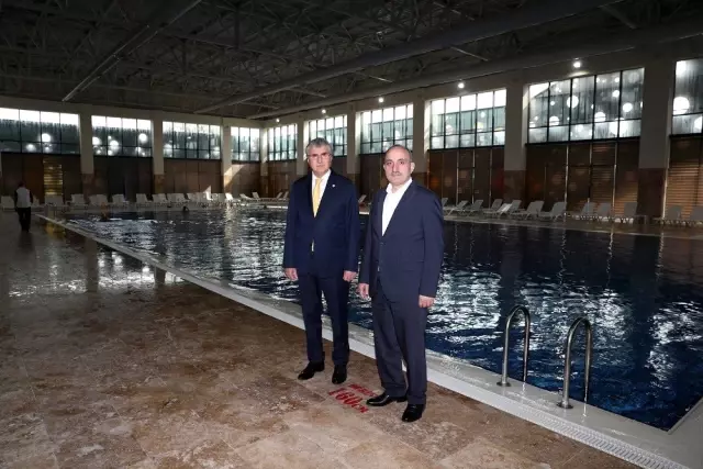 Başkan Yüce Yaşam merkezini ziyaret etti Başkan Yüce Yaşam merkezini ziyaret etti