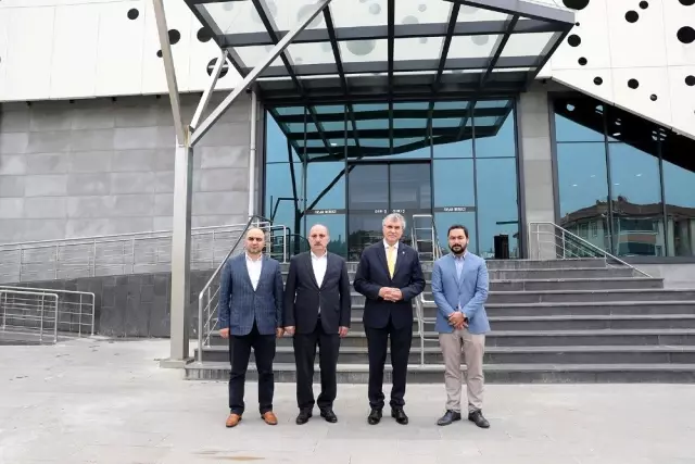 Başkan Yüce Yaşam merkezini ziyaret etti Başkan Yüce Yaşam merkezini ziyaret etti