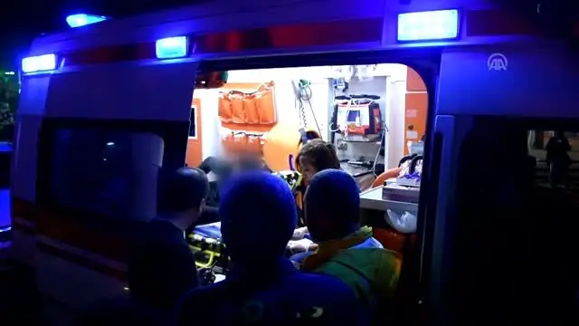 Cebinde açılan bıçakla bacağından yaralandı Cebinde açılan bıçakla bacağından yaralandı
