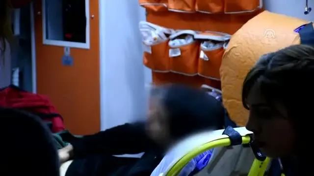 Cebinde açılan bıçakla bacağından yaralandı Cebinde açılan bıçakla bacağından yaralandı