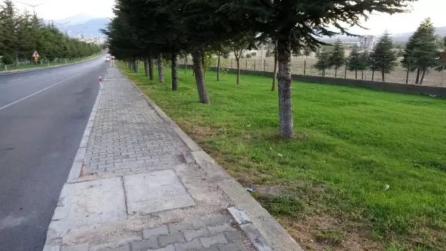 Cinsel saldırı ve gasp üniversitedeki spor salonuna giderken gelmiş Cinsel saldırı ve gasp üniversitedeki spor salonuna giderken gelmiş