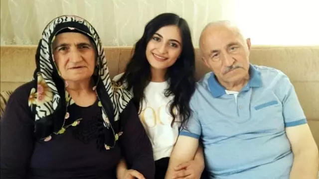 Defnedildiği gün evi yandı Defnedildiği gün evi yandı