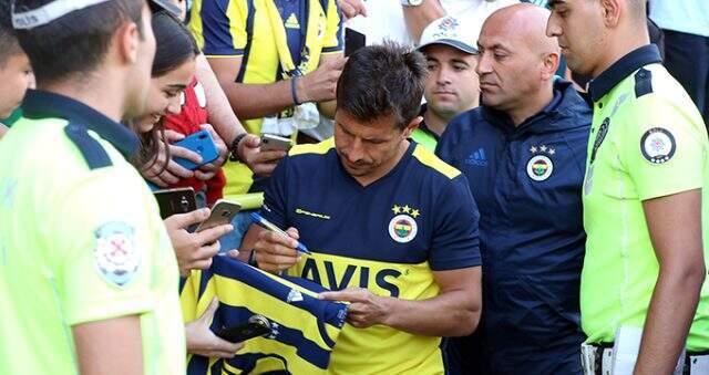 Fenerbahçe'den Emre Belözoğlu'na farklı sözleşme