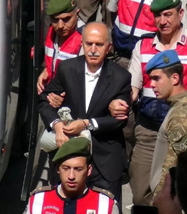 FETÖ sanığı eski vali Harput'un cezası artırıldı, 10 iş insanı tutuklandı FETÖ sanığı eski vali Harput'un cezası artırıldı, 10 iş insanı tutuklandı