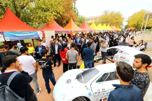 GAÜN'de Öğrenci Toplulukları Tanıtım Şenliği GAÜN'de Öğrenci Toplulukları Tanıtım Şenliği
