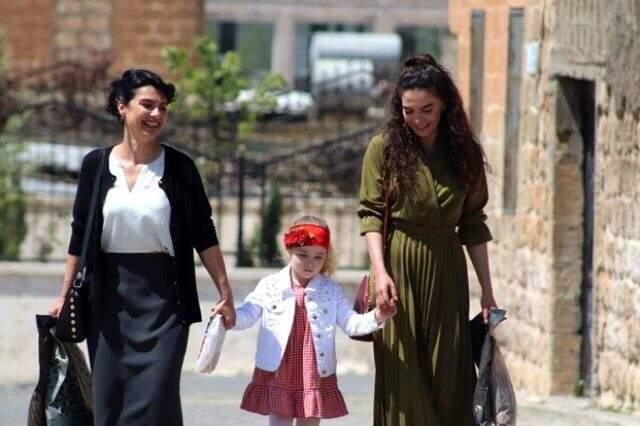 Hercai dizisinin oyuncusu Feride Çetin, Murat Özer ile evlendi