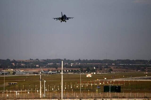 İncirlik Hava Üssü'nde savaş uçağı hareketliliği