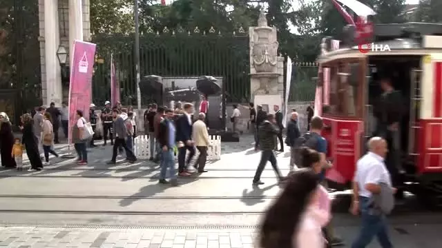 İstiklal Caddesinde Ara Güler etkinliği İstiklal Caddesinde Ara Güler etkinliği