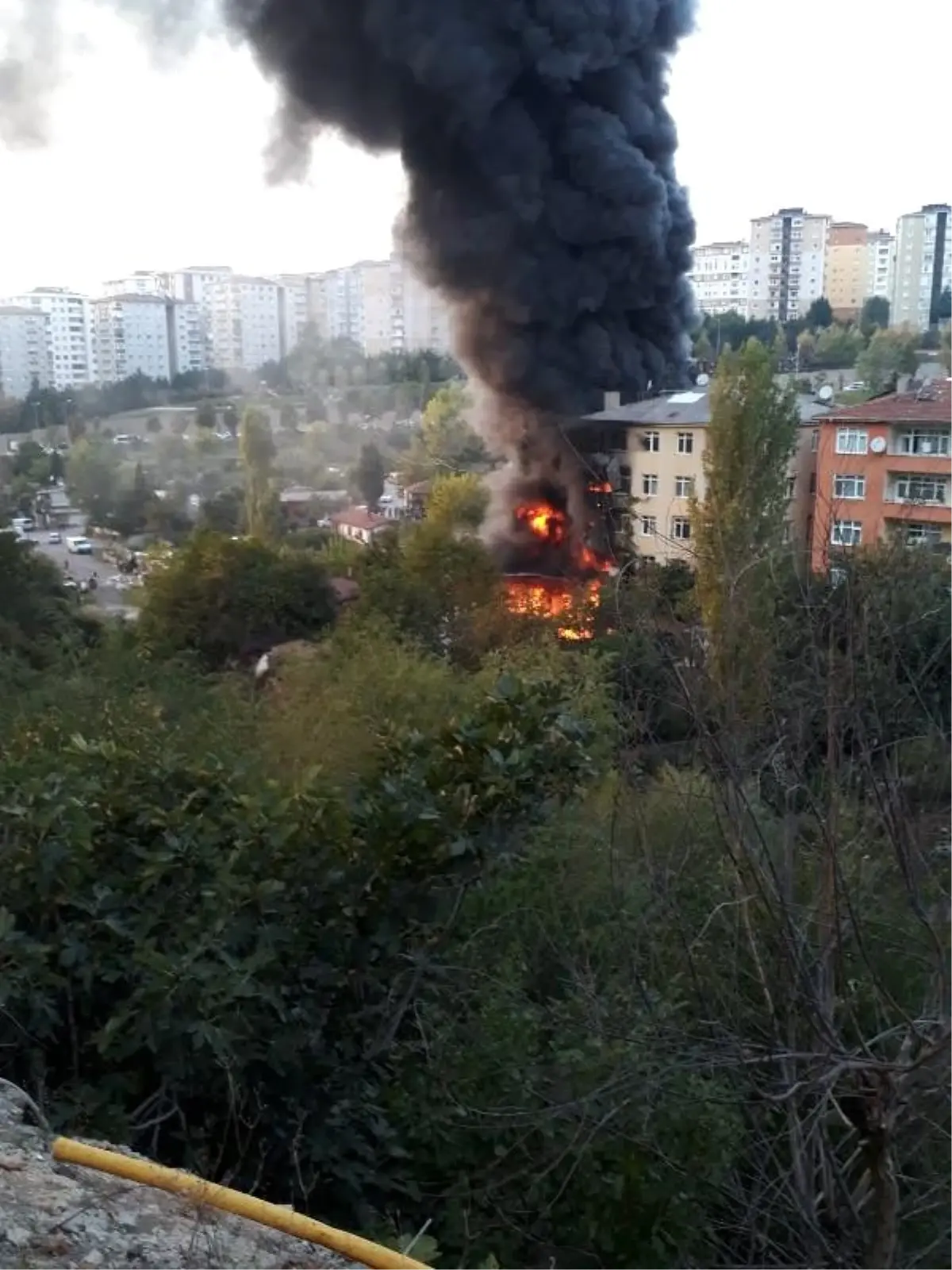 Kartal�da mobilya atölyesi alev alev yandı Haberler