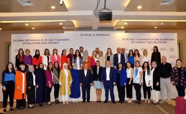 Mahmut Arslan: Kadına şiddetin önüne geçmek için sorumluluk almalıyız Mahmut Arslan: Kadına şiddetin önüne geçmek için sorumluluk almalıyız