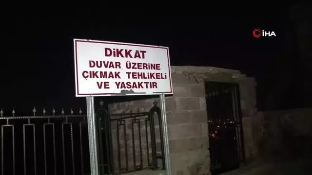 MHP Genel Başkan Yardımcısı Semih Yalçın'ın oğlu Ankara Kalesi'nde kayalıklardan düşerek hayatını... MHP Genel Başkan Yardımcısı Semih Yalçın'ın oğlu Ankara Kalesi'nde kayalıklardan düşerek hayatını...