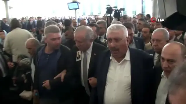 MHP Genel Başkan Yardımcısı Semih Yalçın'ın oğlu son yolculuğuna uğurlandı MHP Genel Başkan Yardımcısı Semih Yalçın'ın oğlu son yolculuğuna uğurlandı
