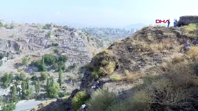 Mhp'li yalçın'ın oğlu, ankara kalesi'nde surdan düşerek öldü Mhp'li yalçın'ın oğlu, ankara kalesi'nde surdan düşerek öldü