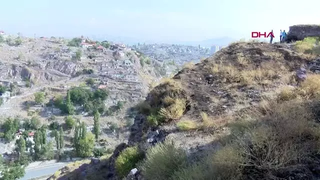 Mhp'li yalçın'ın oğlu, ankara kalesi'nde surdan düşerek öldü Mhp'li yalçın'ın oğlu, ankara kalesi'nde surdan düşerek öldü