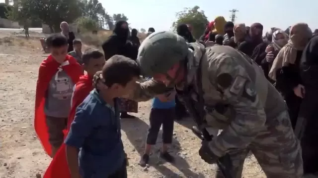 Milli Savunma Bakanlığı: Suriyeli kardeşlerimiz korkmayın, zulüm bitiyor Milli Savunma Bakanlığı: Suriyeli kardeşlerimiz korkmayın, zulüm bitiyor