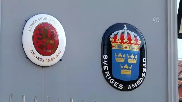 Nobel Edebiyat Ödülü'nün Handke'ye verilmesi Priştine'de protesto edildi Nobel Edebiyat Ödülü'nün Handke'ye verilmesi Priştine'de protesto edildi