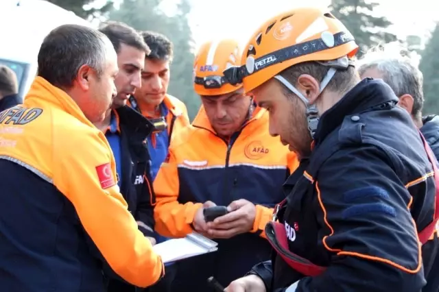 Ormanlık alanda kaybolan kadın 4 saat süren çalışma sonrasında bulundu Ormanlık alanda kaybolan kadın 4 saat süren çalışma sonrasında bulundu