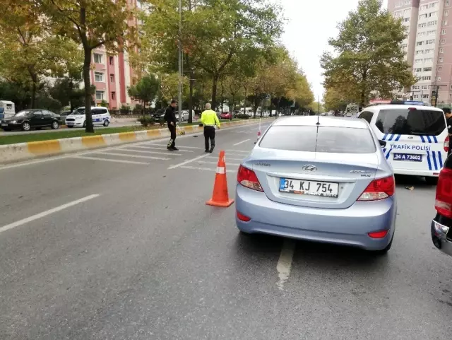 Yolun karşısına geçmek isterken araba çarpan yaşlı adam, metrelerce havada uçtu Yolun karşısına geçmek isterken araba çarpan yaşlı adam, metrelerce havada uçtu