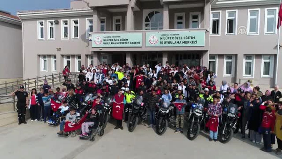 'Özel çocuklar'dan Mehmetçik'e asker selamı