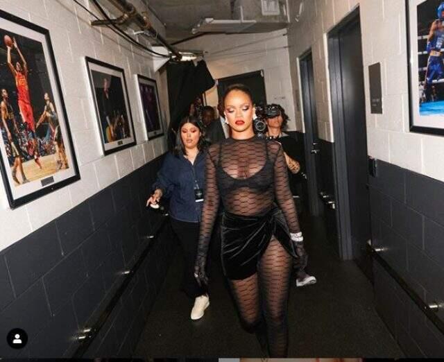 Rihanna nefes kesen videosuyla dedikodulara son noktayı koydu