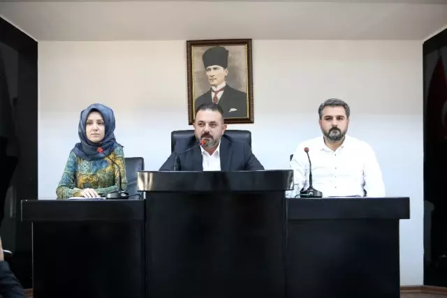 Sincan Belediye Meclisi, ortak bir bildiri ile Barış Pınarı Harekâtı'na destek verdi Sincan Belediye Meclisi, ortak bir bildiri ile Barış Pınarı Harekâtı'na destek verdi