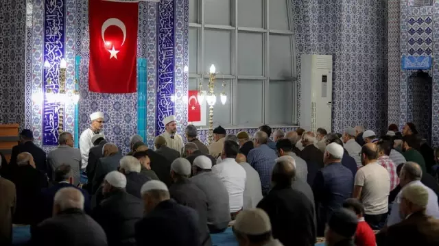 Sincan Belediye Meclisi, ortak bir bildiri ile Barış Pınarı Harekâtı'na destek verdi Sincan Belediye Meclisi, ortak bir bildiri ile Barış Pınarı Harekâtı'na destek verdi